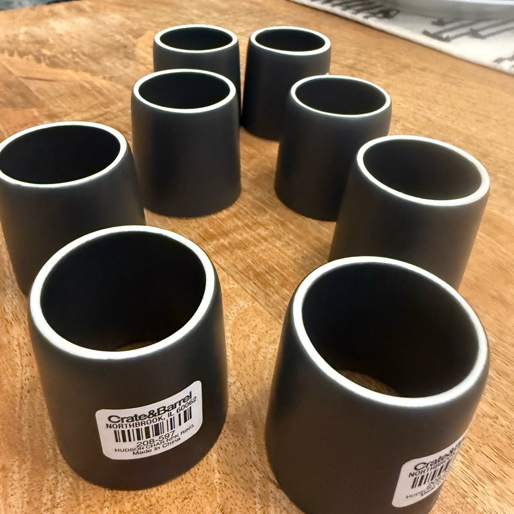 Crate&Barrel Black and White Napkin Rings (8)